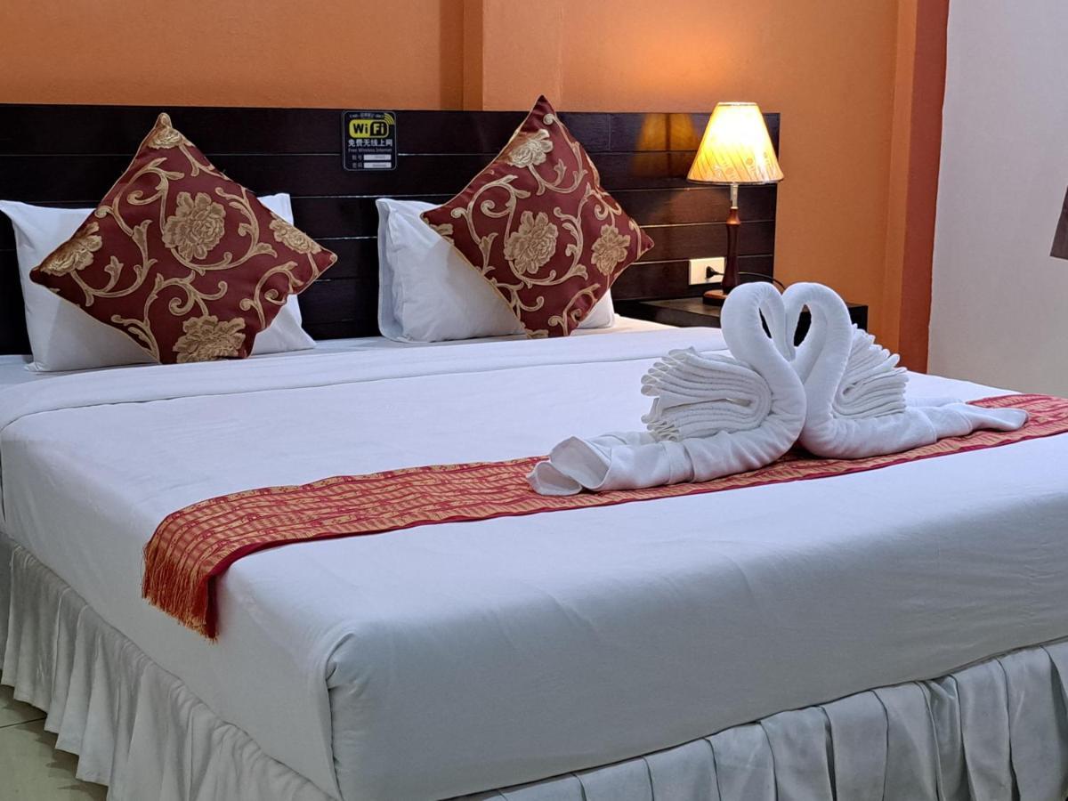 โรงแรมลิลลี่ฮอลิเดย์ Lily Holiday Hotel Patong ภายนอก รูปภาพ