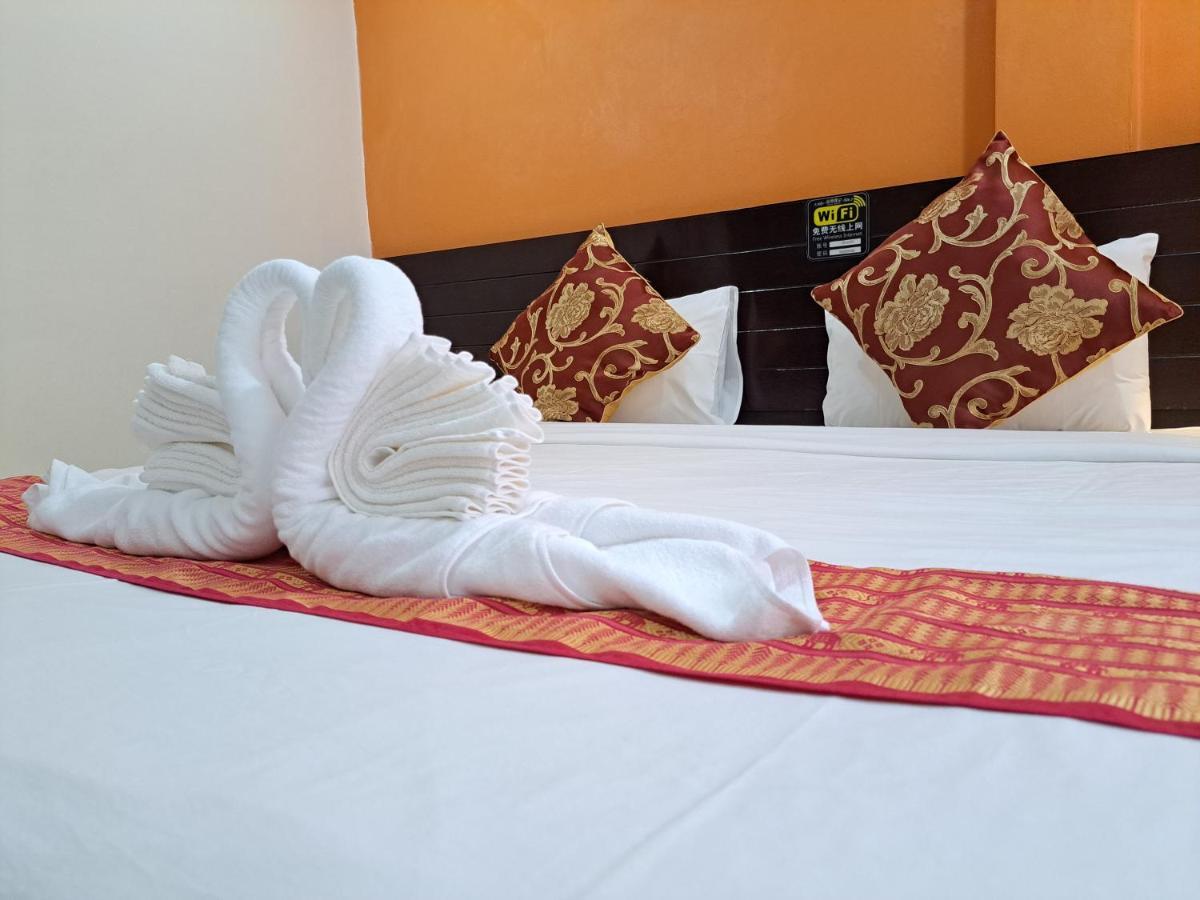 โรงแรมลิลลี่ฮอลิเดย์ Lily Holiday Hotel Patong ภายนอก รูปภาพ